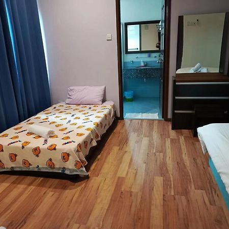 Melaka Beachfront Villa With Pool Екстериор снимка