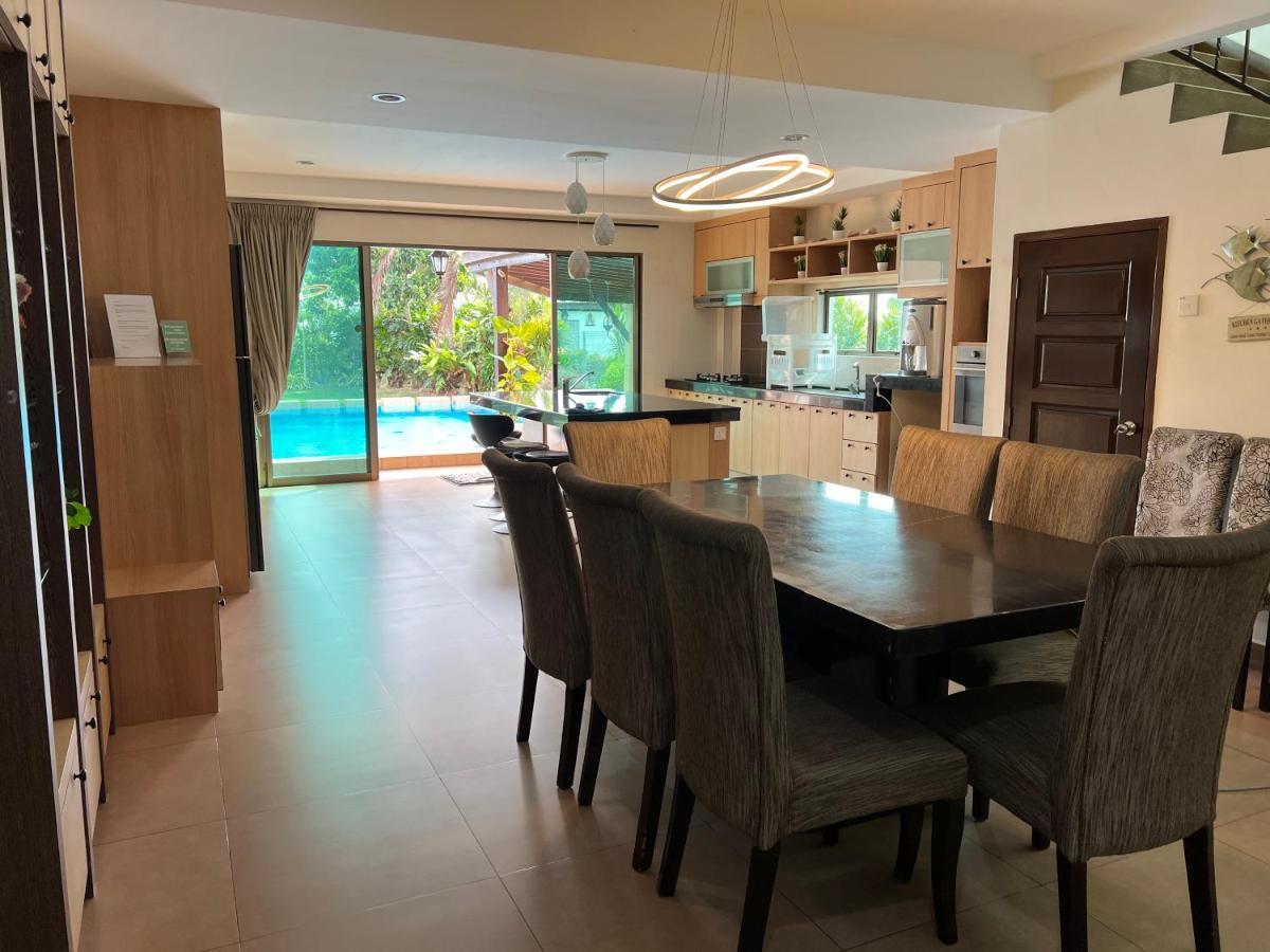 Melaka Beachfront Villa With Pool Екстериор снимка