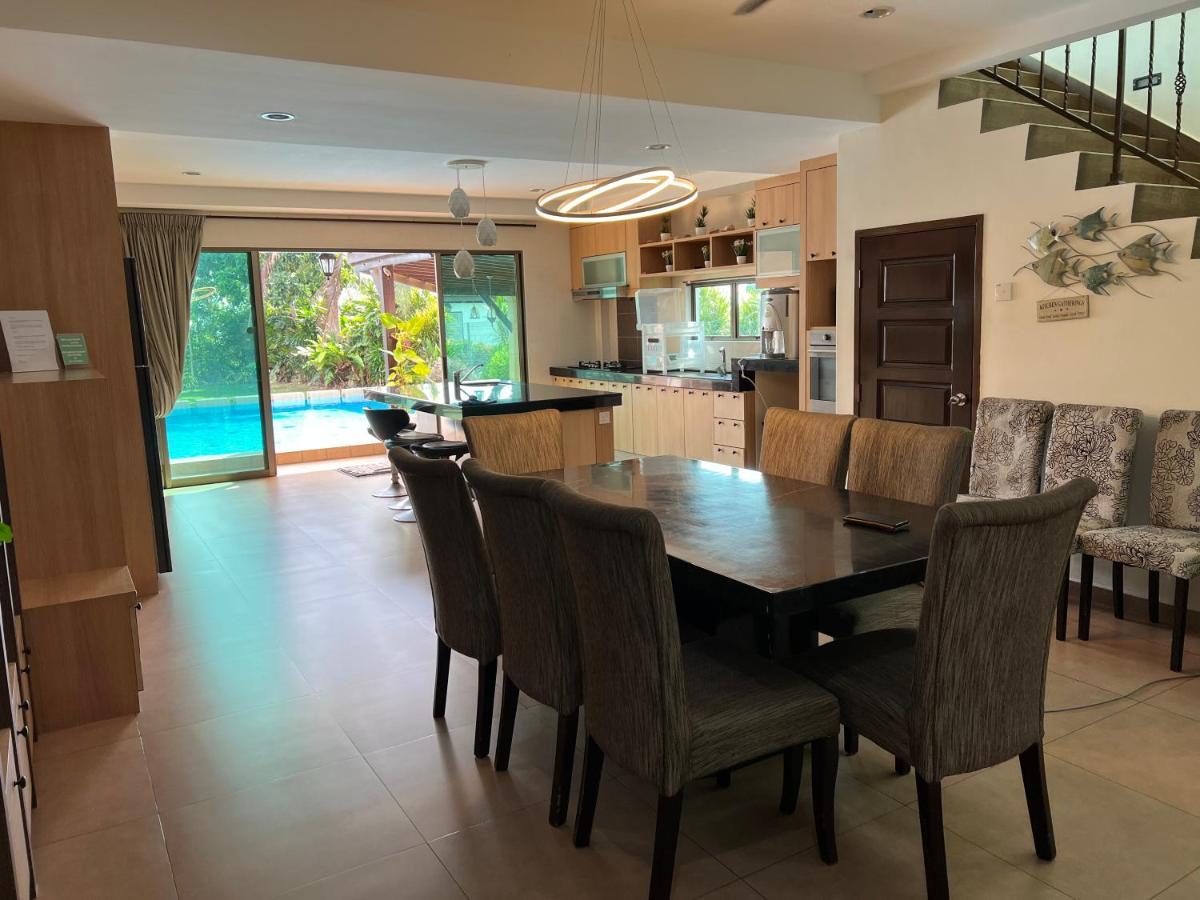 Melaka Beachfront Villa With Pool Екстериор снимка