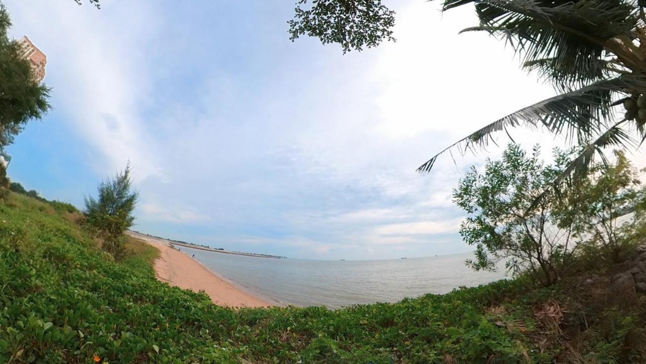 Melaka Beachfront Villa With Pool Екстериор снимка