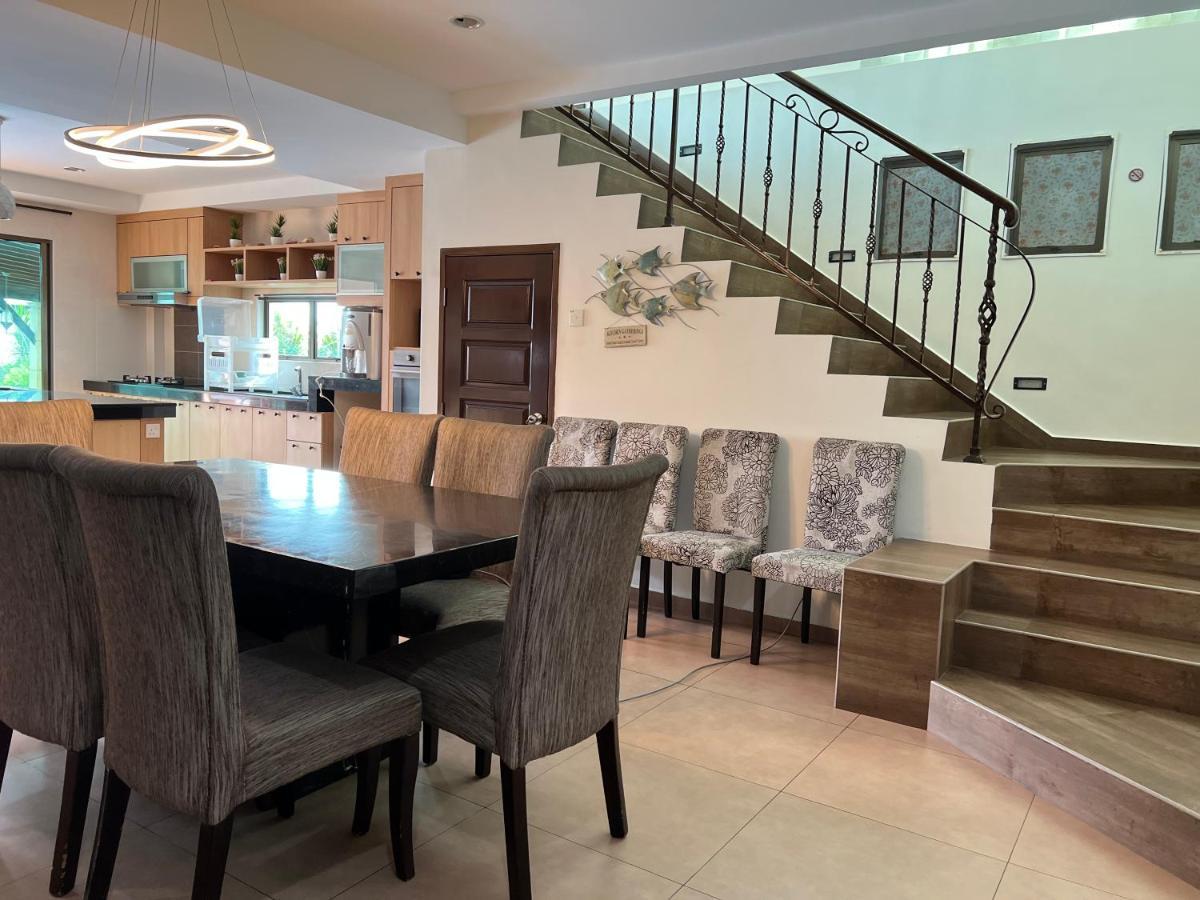 Melaka Beachfront Villa With Pool Екстериор снимка