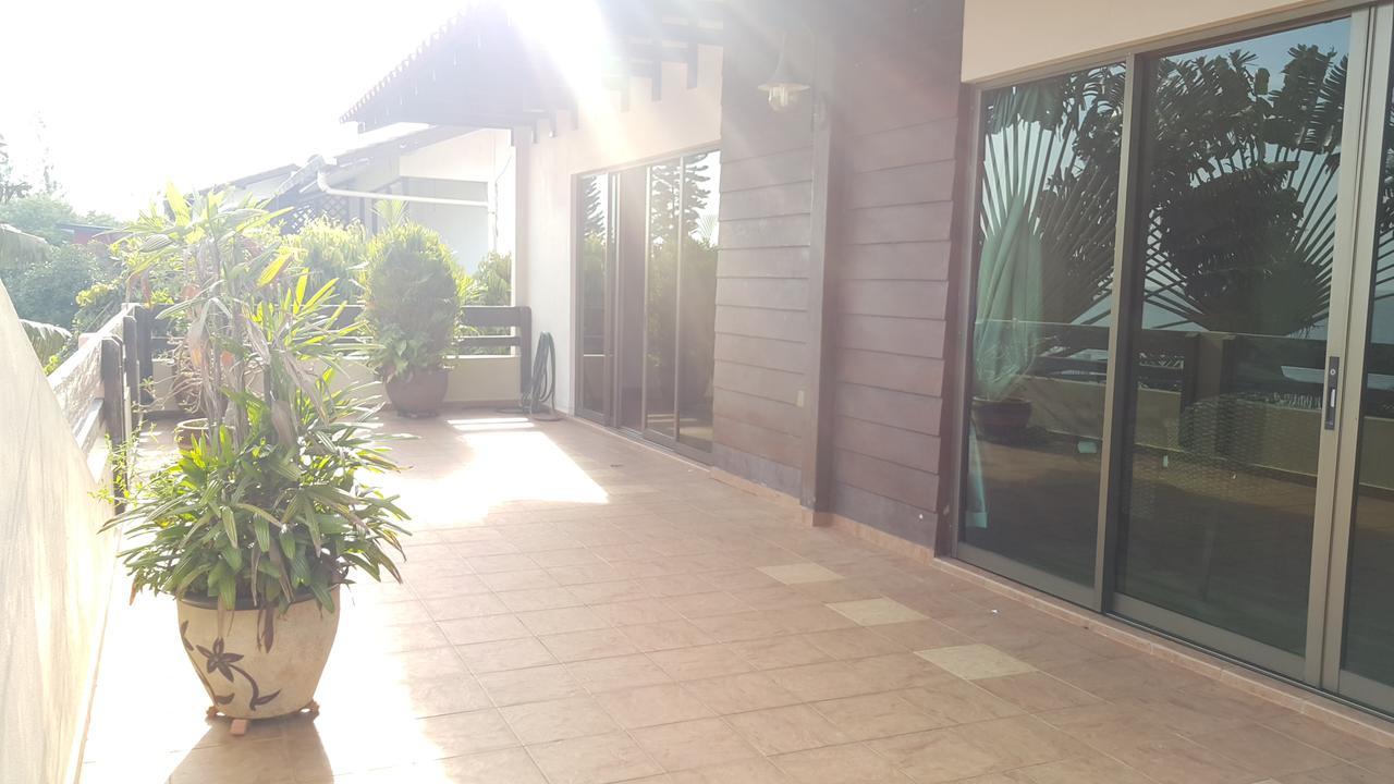Melaka Beachfront Villa With Pool Екстериор снимка