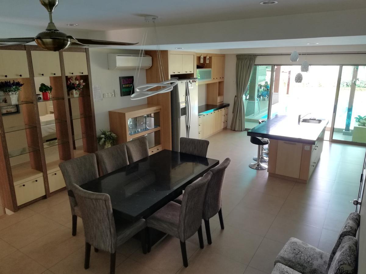 Melaka Beachfront Villa With Pool Екстериор снимка