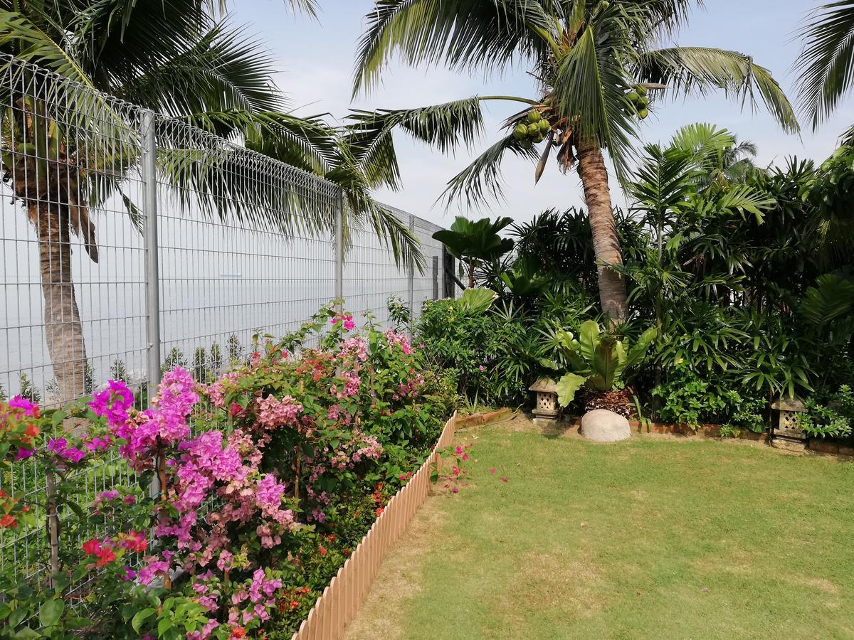 Melaka Beachfront Villa With Pool Екстериор снимка